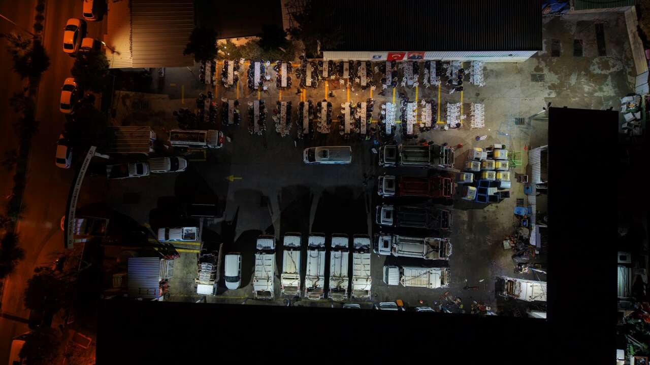 Başkan Tamer Mandalinci Temizlik İşleri Personeliyle Sahurda Buluştu 7